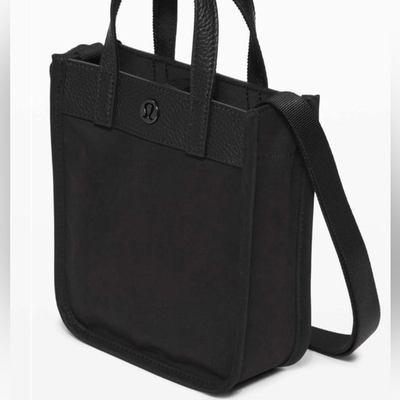 Euc LULULEMON Now And Always Micro Tote Super Cute And Practical For Everydayπ - Picture 5 of 7